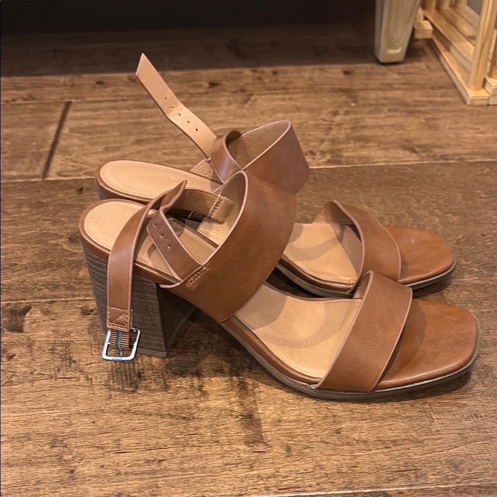 Universal Thread Brown Sandals Two-Strap Design - Picture 2 of 3